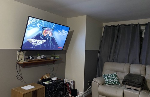 Yarmouth House | cozy basement Pet friendly proximity to popular attractions wireless internet