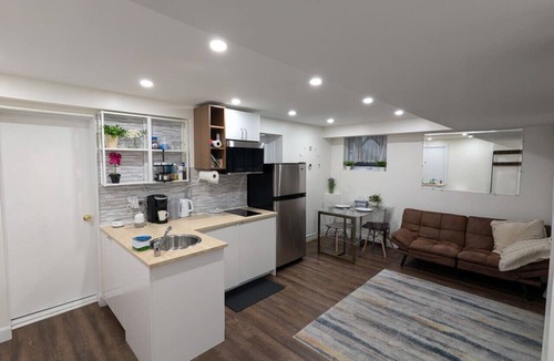 Cote-Des-Neiges—Notre-Dame-De-Grace Apartment | Cozy basement studio in Cote-des-Neiges