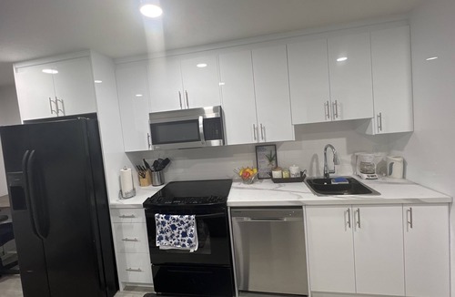Southwest Calgary House | Cozy basement suite