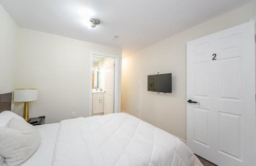 Oakville House | Cozy basement suites Oakville
