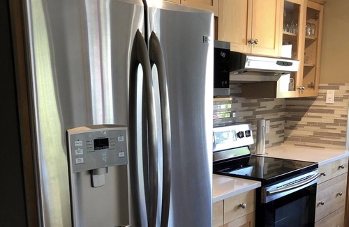 Canmore Condo | Cozy.Bright.Central - Canmore Downtown