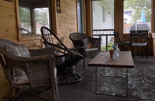 Wellington House | Cozy Bungalow in the Heart of Wellington ON
