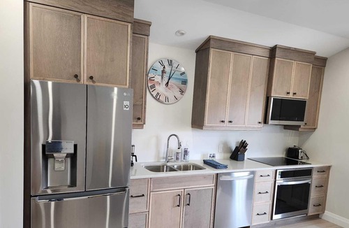 Port Stanley House | Cozy bungalow minutes from the beach and the beautiful downtown of Port Stanley!