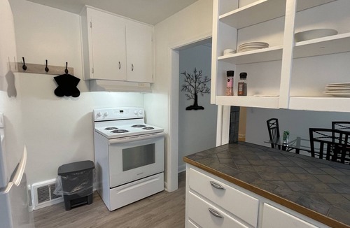 Mono House | Cozy Bungalow Nestled In The Heart Of Hockley Valley 1Hour From Pearson Airport!