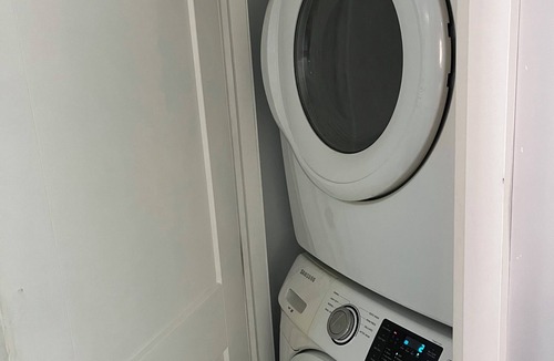 Bradford House | Cozy & Clean upper unit