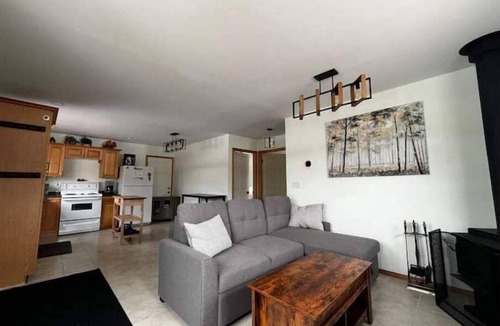 Medicine Hat Cabin | Cozy cabin in charming Cypress Hills with WiFi
