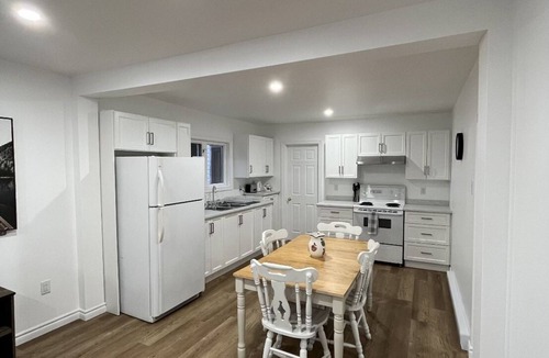 Terra Nova House | Cozy Cabin in Colliers