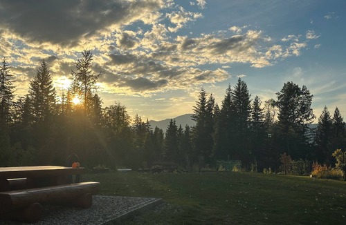 Clearwater Cabin | Cozy cabin on 10 acres in Clearwater BC