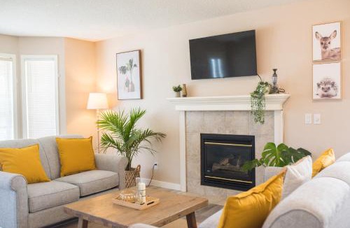 Country Hills Apartment | Cozy Calgary Hideaway