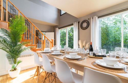 Grenville-sur-la-Rouge House | Cozy chalet with Pool and Spa