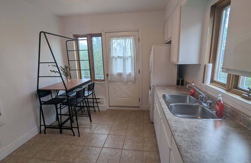 Ahuntsic Apartment | Cozy & Charming Montreal Apartment Next to Metro/Subway 2 Bedrooms + Garden