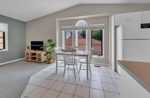 Burlington Apartment | Cozy & Comfortable, Downtown, Parking | TJS2