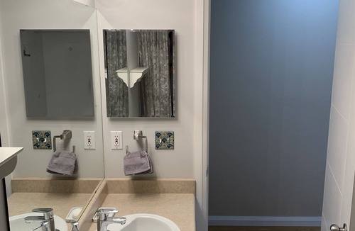 North Central Edmonton Condo | Cozy Condo close to LRT, Stadium and Expo Center.