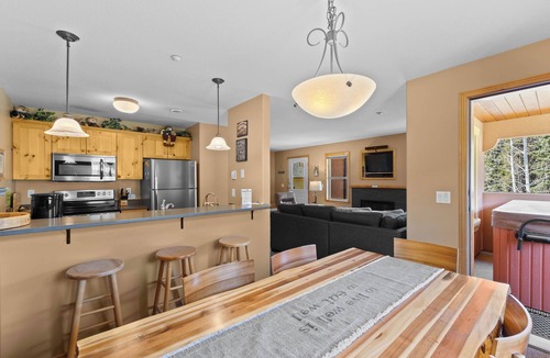 Sun Peaks Condo | Cozy Condo Close to Village | Access to Ski-Out Trail | Private Hot Tub | Fireplace