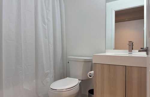 Garden District Condo | Cozy condo - Downtown Toronto