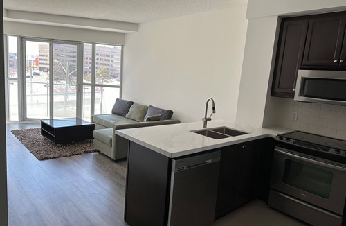 Downtown Mississauga Condo | Cozy condo living in the Heart of Mississauga