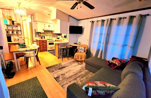 Sherkston House | Cozy Cottage at Sherkston shores Reseort