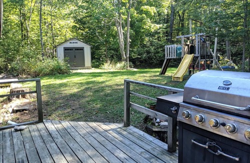 Newboro Cottage | Cozy Cottage available on quiet island surrounded by beautiful lake & fishing!
