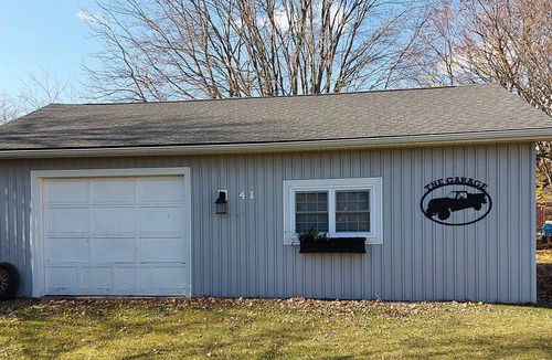 Port Burwell Cottage | Cozy Cottage in Walking Distance to Beach and Town, A/C, Screened Porch