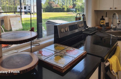 Brentwood Bay Cottage | Cozy Cottage Near Butchart Gardens!