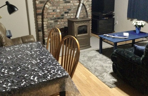 North Cowichan House | Cozy Country Suite near Cowichan Exhibition grounds
