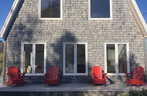Panmure Island House | Cozy family cottage on beautiful PANMURE ISLAND