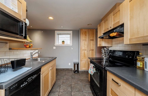 Hastings House | COZY GARDEN SUITE ON TRINITY STREET