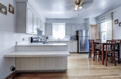 Hochelaga Apartment | Cozy guest home in the heart of Montreal