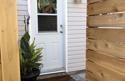 Walnut Grove Apartment | Cozy home away from home