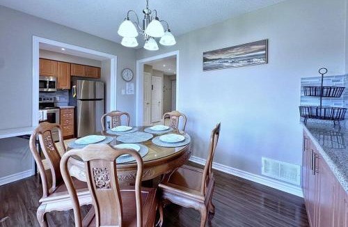 Barrie House | Cozy house at south end Barrie
