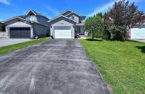 Barrie House | Cozy house at south end Barrie