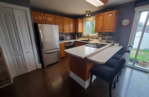 Saint Constant House | Cozy House in St-Constant-3 bedrooms-25min dowtown