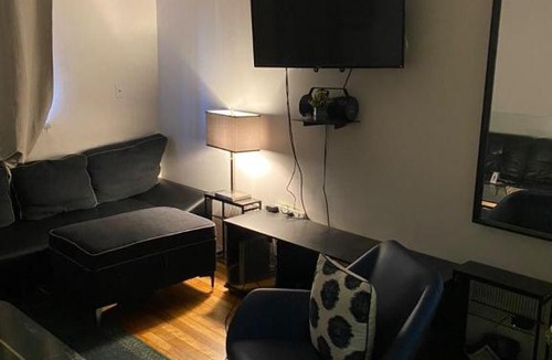 Cote-Des-Neiges—Notre-Dame-De-Grace Apartment | Cozy Journey