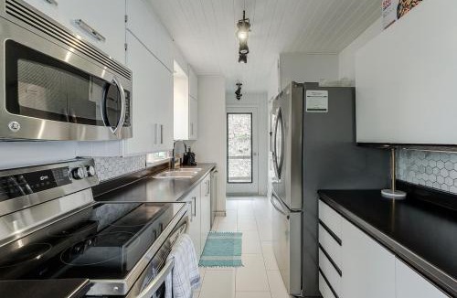 Stanstead Township Ski Chalet | Cozy Lakefront Chalet near Magog