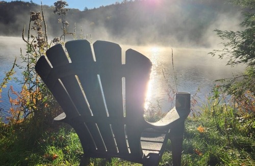 La Peche House | Cozy lakefront cottage in Wakefield.nPet friendly!
