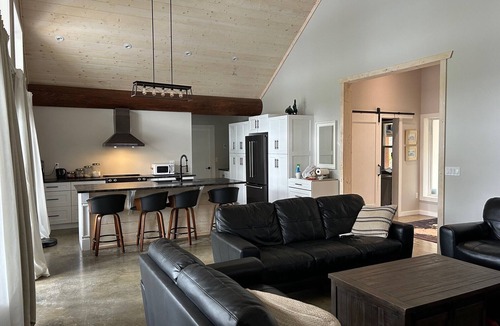 Likely House | Cozy Lakefront Post and Beam Home, pet friendly, public boat launch,