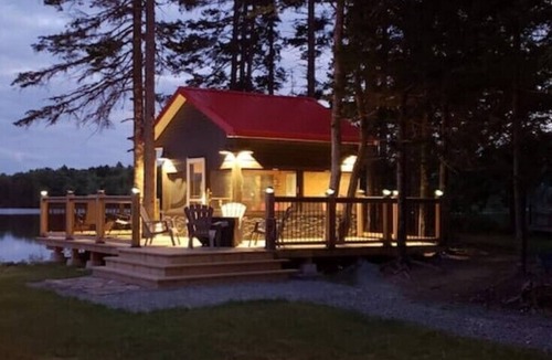 Mount Uniacke Cottage | Cozy Lakeside Cottage