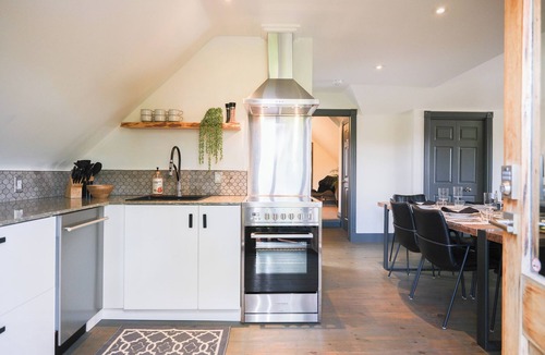Niagara-on-the-Lake Apartment | Cozy Loft in the Village of Virgil