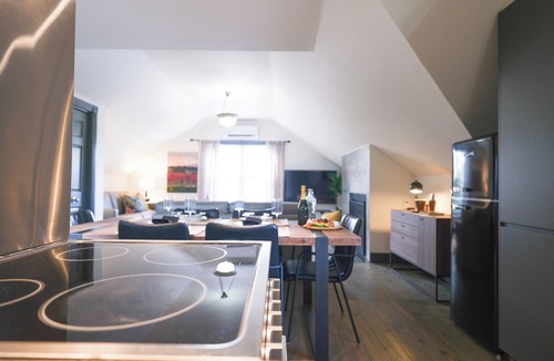 Niagara-on-the-Lake Apartment | Cozy Loft in the Village of Virgil