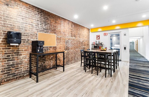 Downtown Montreal Apartment | Cozy loft in the heart of downtown