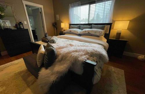 Gibsons Apartment | Cozy loft in Upper Gibsons
