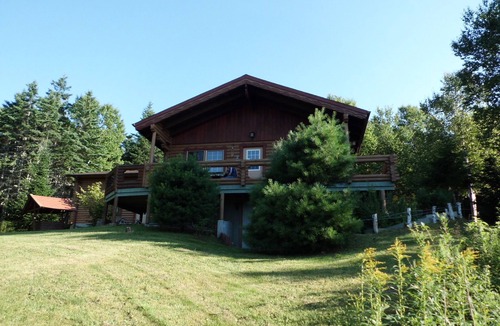 West Bay House | Cozy log cabin with fantastic views and 2 bathrooms