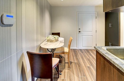 Outremont House | Cozy Lovely Apartment with AC in Outremont