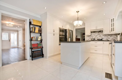 Hillcrest Village House | Cozy Luxury house in Center of North York