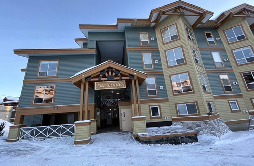 Big White Ski Resort Condo | Cozy, Luxury Ski-In/Ski-Out Main Floor Condo in walking distance to Village
