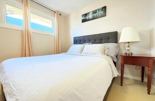 Regina Apartment | Cozy main floor, 03 Bedrooms, close to Downtown REGINA