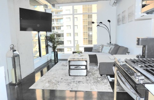 Connaught Apartment | Cozy modern nest