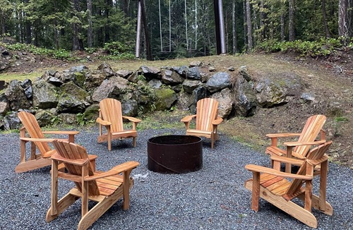 Shawnigan Lake Cabin | Cozy & Modern Shawnigan Lake Cabin