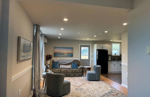 Cheticamp House | Cozy Mountainview Bungalow. French Fishing Village. Whale Watching tours.