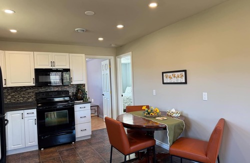 Cheticamp House | Cozy Mountainview Bungalow. French Fishing Village. Whale Watching tours.